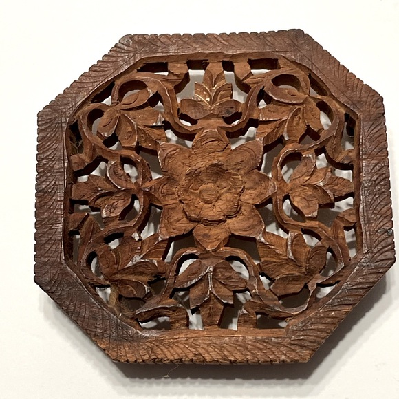 Vintage Wooden Carved Trivet. Pre owned - Picture 1 of 2